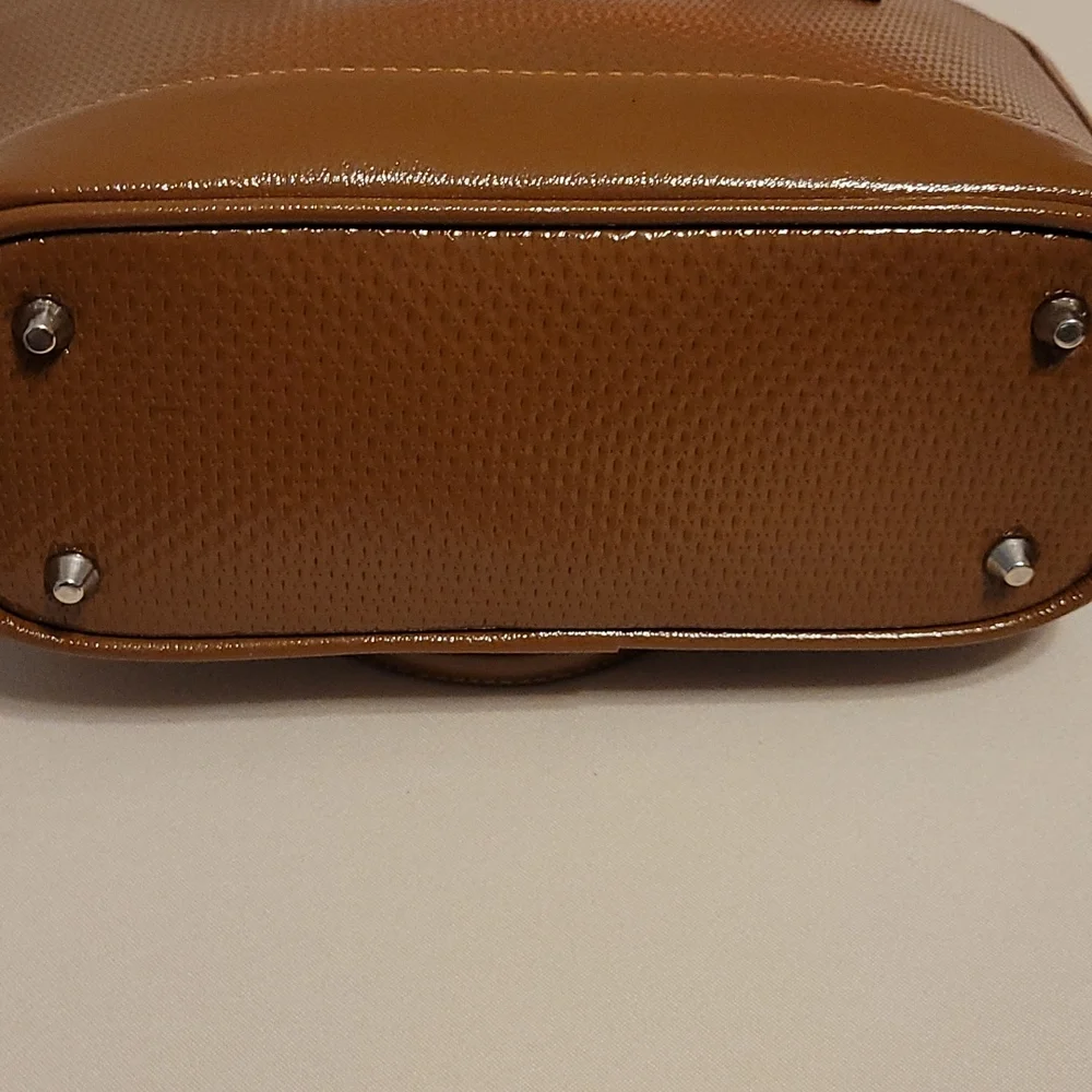 On Hold Leather purse made in Ecuador 🇪🇨 8in and 10 width Host pick 🥳🎉 New - Picture 5 of 12